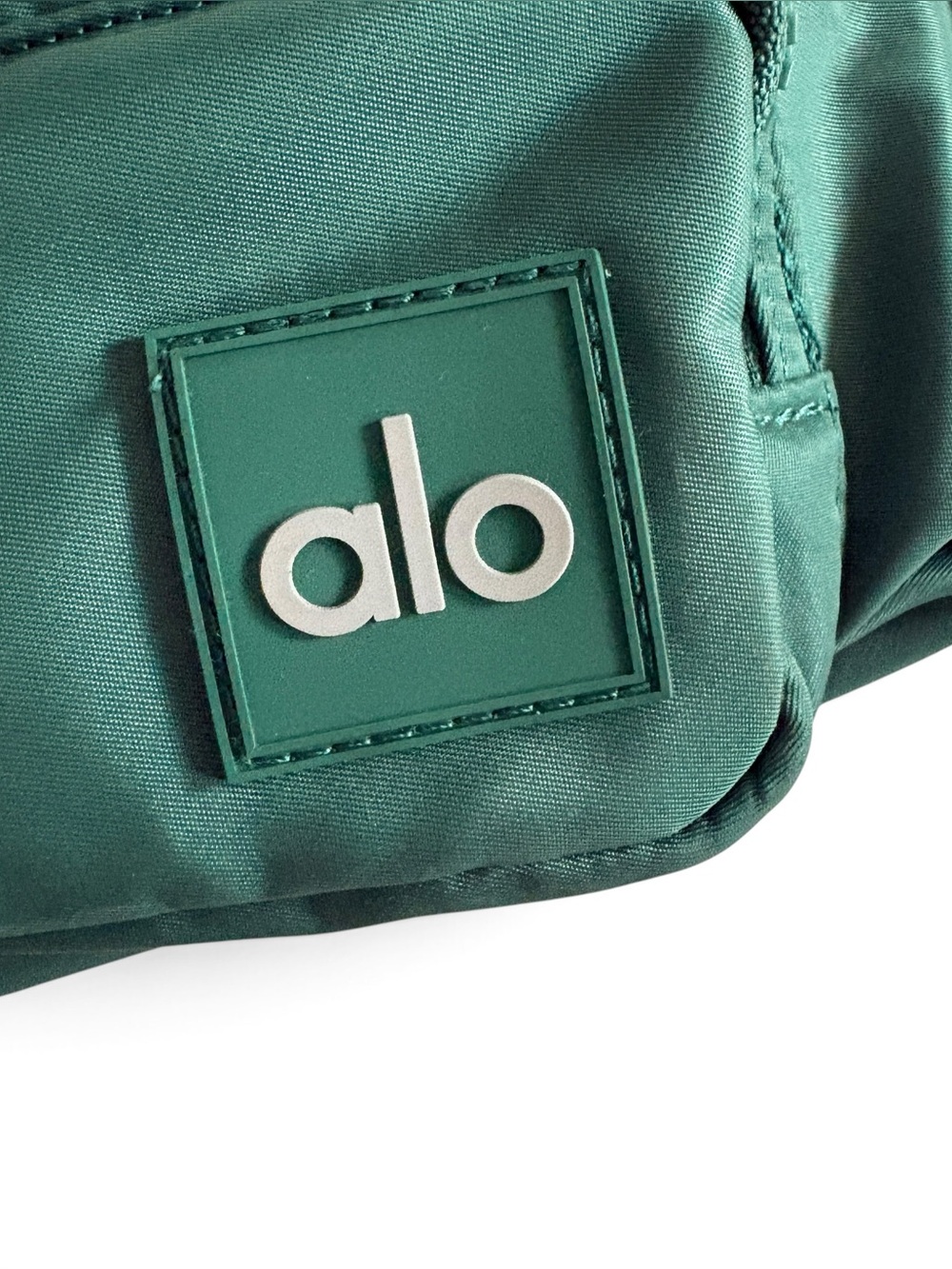 NWOT Alo “Explorer” Forest Green Waist Bag - Picture 2 of 6